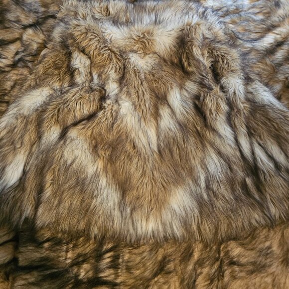 Vintage Pamela McCoy Small Faux Coyote Tipped Arctic Fox Chevron Fur Zipper Vest - Picture 3 of 11